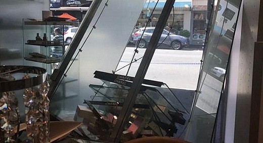 墨尔本CBD中国超市$2万香烟惨遭洗劫 华裔店主欲哭无泪:2个月内2次被偷! - 3