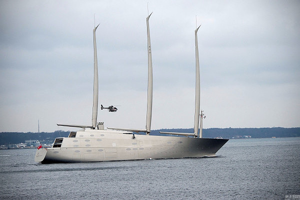俄罗斯亿万富翁打造超级游艇 