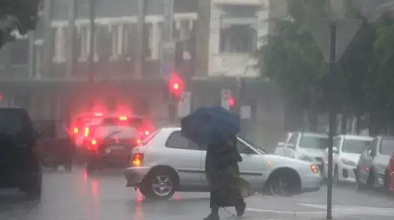 要去唐人街看海了! 悉尼今晨骤降暴雨多道路关闭(图) - 43
