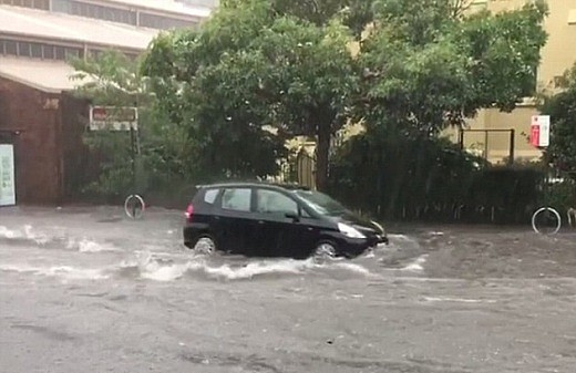 悲剧!雷暴骤雨强袭新州 小伙遭闪电劈中当场惨死 - 1