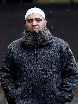 悉尼一涉恐穆斯林之妻出庭拒摘头巾 将被诉不尊重法庭 - 3