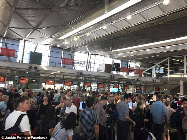 捷星航空突发系统故障 造成航班延误 数百乘客滞留机场 - 1