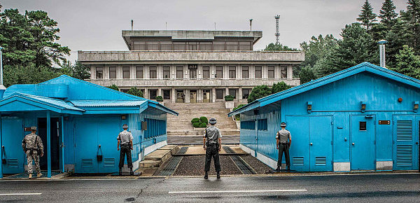 Compass-Cultura-Zoo-Korea-DMZ-w.jpg,0