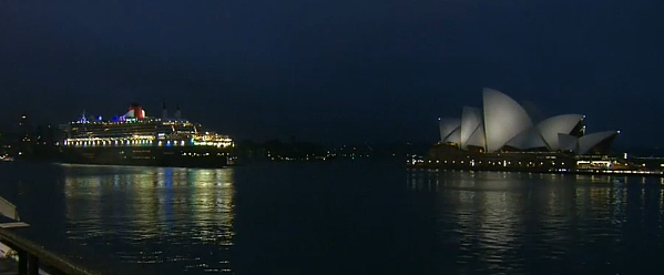 小伙伴们抓紧时间围观吧! 全球最著名两奢华游轮“会师”悉尼港!(图) - 2