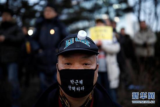 韩国＂挺朴＂＂反朴＂民众分别举行集会 - 4