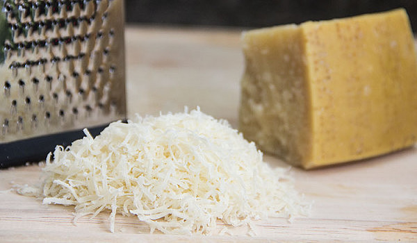 grated-parmesan-cheese.jpg,0