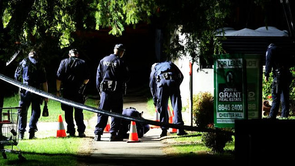 西悉尼住宅车道发生枪击案 受害人头部中枪用毛巾包裹自行入屋 - 2