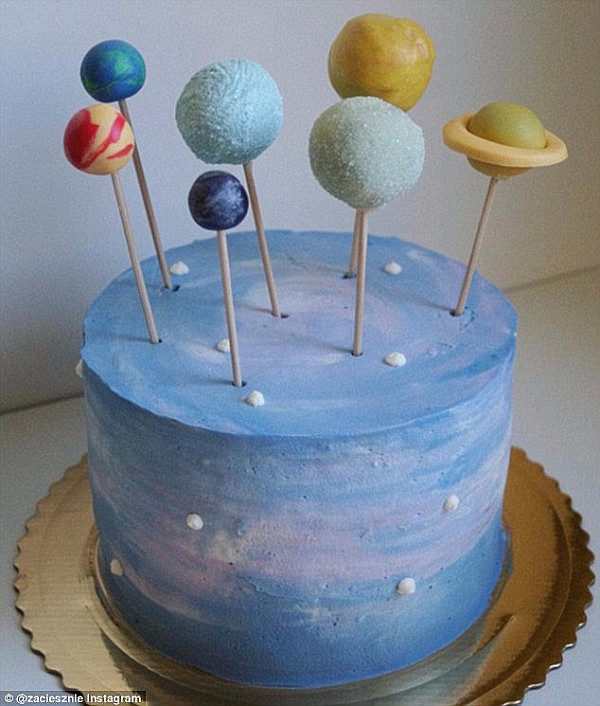 蛋糕切开居然是绚烂的银河系！悉尼妈妈晒超赞太空主题海绵蛋糕！(组图) - 5