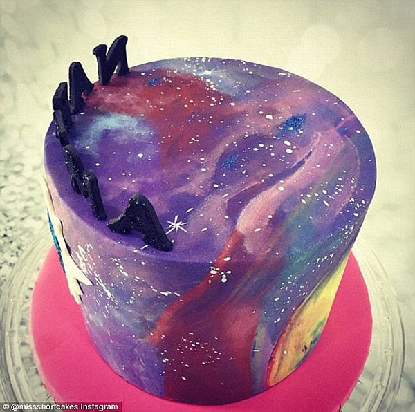 蛋糕切开居然是绚烂的银河系！悉尼妈妈晒超赞太空主题海绵蛋糕！(组图) - 6