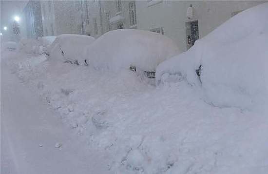 冰岛首都迎80年来最大降雪 24小时内积雪51厘米 - 4