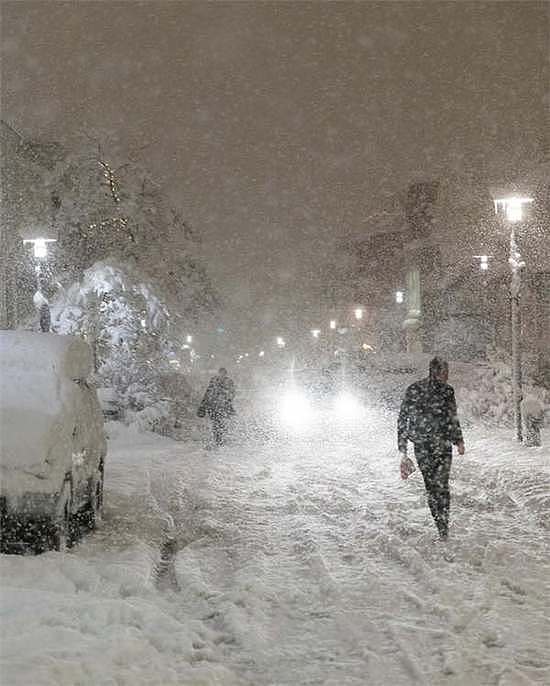 冰岛首都迎80年来最大降雪 24小时内积雪51厘米 - 5