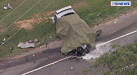 西悉尼校车突发猛烈车祸！1人重伤4儿童被送医 车道封闭堵成狗 - 11