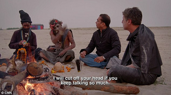 澳媒伙呆!CNN主持人访印度食人族节目中吃下人脑 直呼口感“好脆”似木炭(视频) - 8