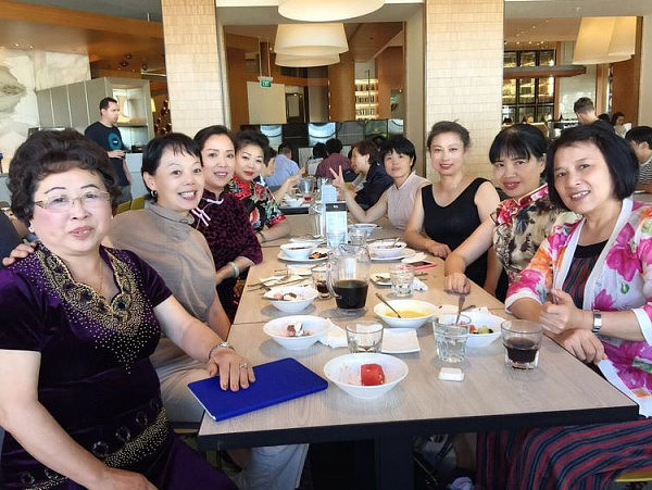《女神节》来了华裔大妈和旗袍有个约会今生不离不弃《国际三八妇女节》篇《《澳洲中舵》公司带我们一起嗨 - 30