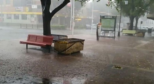 悉尼已经开始“变天”！高峰期或迎“超级雷暴” 暴雨巨雹纷纷砸来！还可能有龙卷风！通勤者们要当心！ - 9