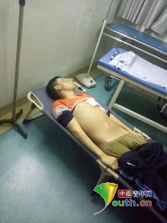 17岁高中生刀砍老师后被老师群殴 抢救无效死亡 - 1