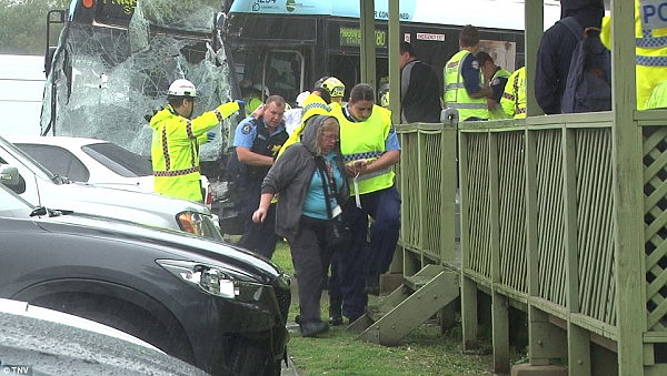 悉尼停车场事故更新: 垃圾车司机疑闯红灯！15人受伤亚裔男子头部重伤(多图) - 10