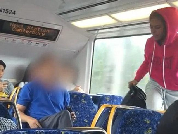 “我要刺死你这只狗！”悉尼华裔男子火车上遭无端威胁 涉案土著女孩人生逆转！（视频） - 7