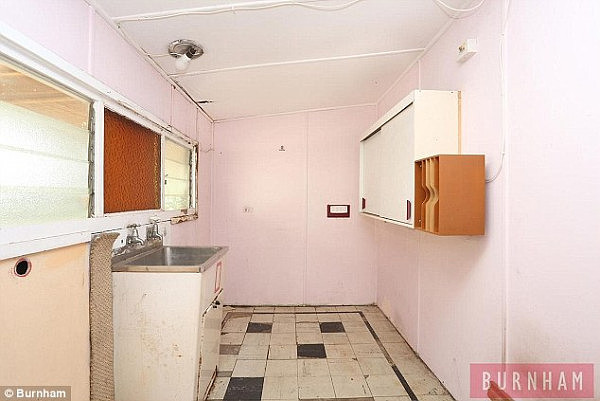 房价直逼悉尼！墨尔本“粉嫩”废弃旧屋拍卖会成功逆袭 仅一个厕所最终成交价$99万(图) - 3