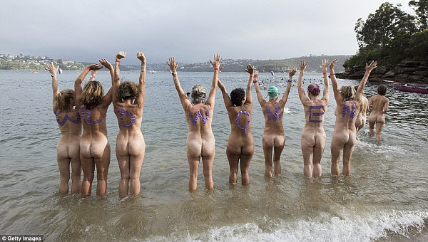 脸红心跳尺度超大！ 逾千人聚集悉尼海滩脱光光 袒胸露乳一丝不挂“裸泳”狂欢！（组图） - 7