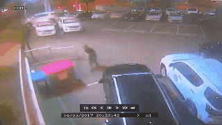 太猖狂！悉尼男子夜闯健身房刺伤三人 逃跑途中两次持刀抢劫加油站（视频） - 8