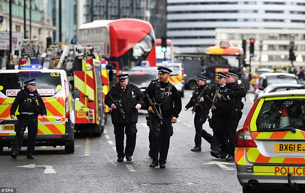 最新：伦敦恐袭已导致5人死亡，约40人受伤！一名中国游客被撞伤 恐袭嫌犯照片曝光 (视频)  - 17