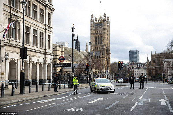 最新：伦敦恐袭已导致5人死亡，约40人受伤！一名中国游客被撞伤 恐袭嫌犯照片曝光 (视频)  - 27