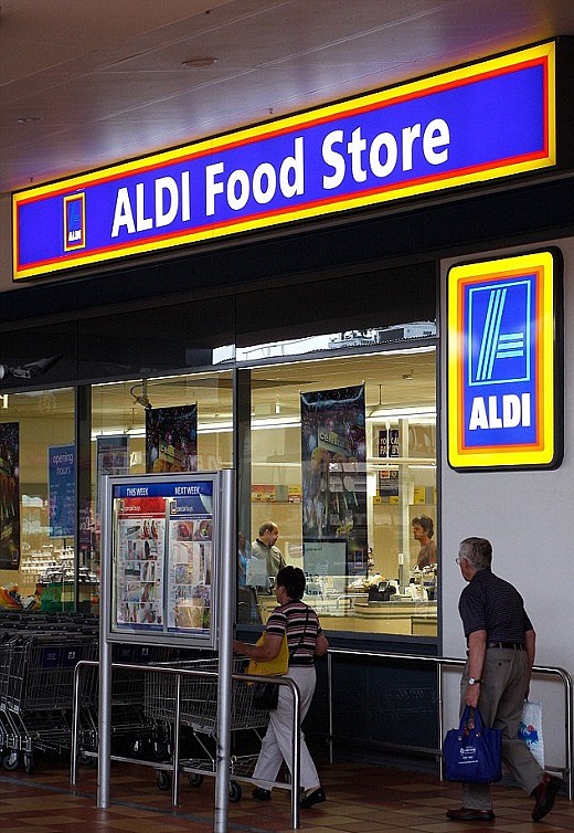 3EA9B8BA00000578-4351368-Aldi_has_not_changed_its_logo_since_it_launched_in_Australia_Vic-a-23_1490565656004.jpg,0