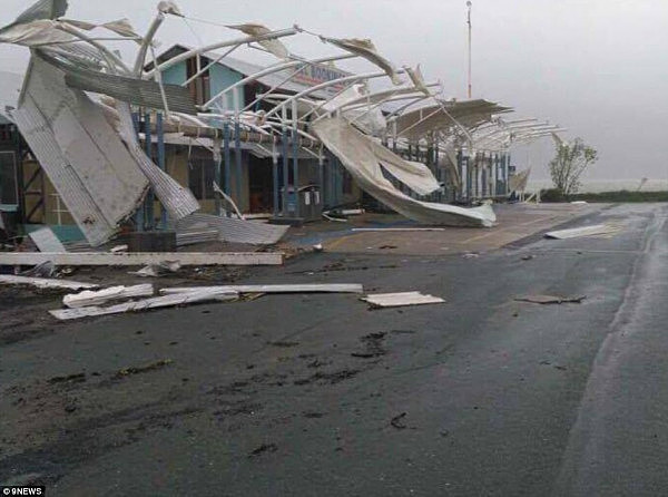 超强热带气旋Debbie侵袭昆州 上万户居民断电 部分社区与外界失联 州长警告：恶劣天气仍将持续 - 3