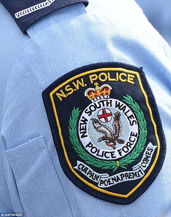 悉尼“高龄”贩毒组织遭警方突袭 77岁老妇因贩毒被捕 51岁女头目保释申请被拒！ - 2