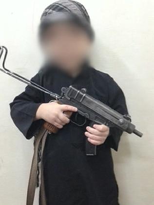 震惊！澳洲男童遭ISIS恐怖组织残忍杀害 其父曾是恐怖分子欲逃离ISIS惨遭报复 - 1
