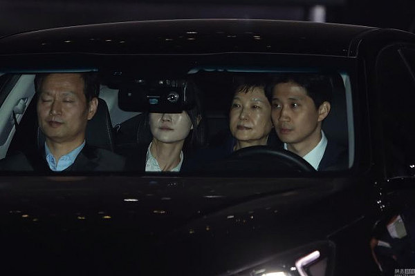 朴槿惠被押往看守所画面曝光，面容憔悴，成韩国史上入看守所前总统第三人（组图） - 11
