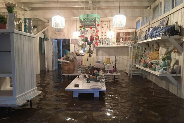 新州北部地区强降雨引发洪水 6000多名居民被疏散 恐有民众丧生！ - 3