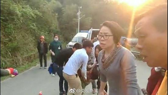 湖南郴州一施工车侧翻 已造成12人死亡19人受伤 - 1