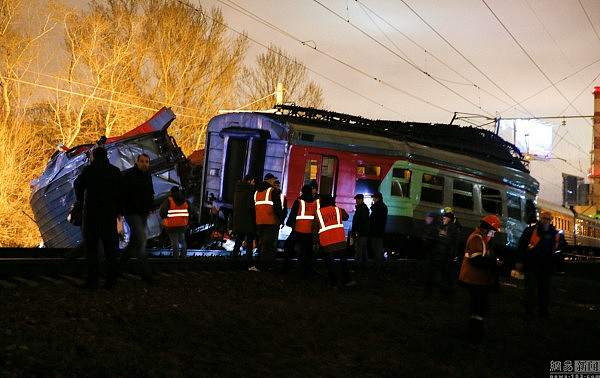 莫斯科两火车相撞 车厢出轨约50人受伤 - 1