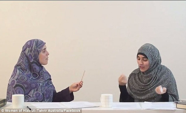 无语！悉尼穆斯林女子称被丈夫殴打是“美丽的祝福”！男主播怒怼：“那只是违法的家暴”！（视频） - 1