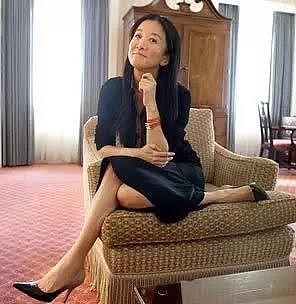 邓文迪输了!美国27岁第一帅哥被六旬华裔老太娶走!她40岁创业,56岁活成全球最有权势的女人!（图） - 31