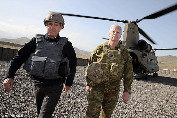 澳总理谭保澳新军团日出访伊拉克和阿富汗 与前线士兵大玩自拍！（图） - 8