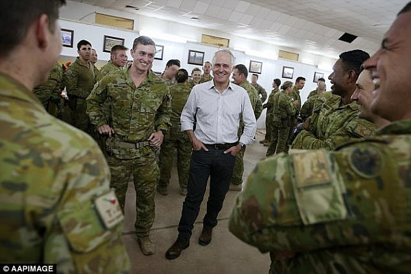 澳总理谭保澳新军团日出访伊拉克和阿富汗 与前线士兵大玩自拍！（图） - 10