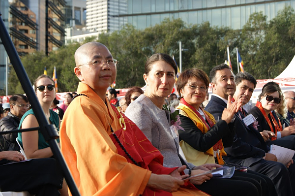 悉尼达令港办佛诞盛典 总理代表及州长盛赞佛教和谐 - 7