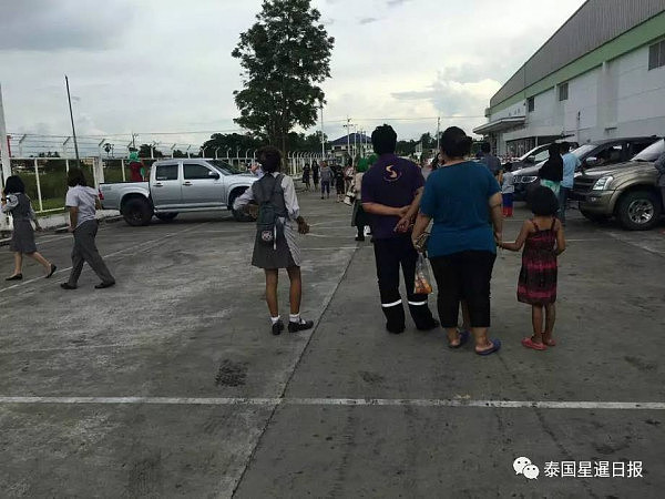 恐怖袭击！泰国北大年超市发生大爆炸，58人受伤！100辆汽车受损！ - 8