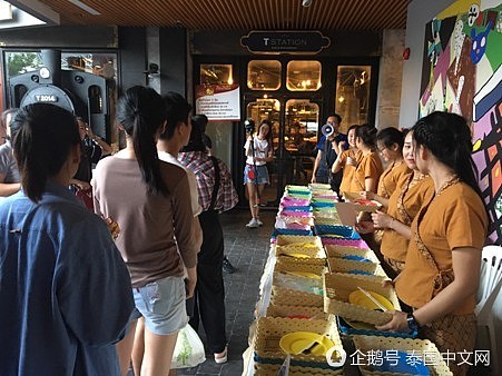 中国游客“攻陷”泰国水果节，一天就吃掉2吨榴莲（组图） - 2