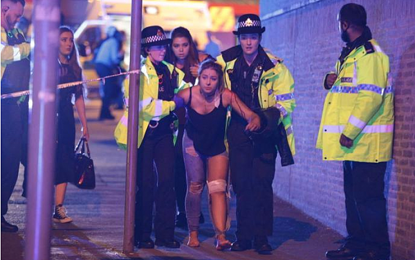 自杀式恐怖袭击！英国曼彻斯特演唱会现场爆炸！至少已22人遇难59人受伤！美元/日元应声跳水（视频组图） - 15