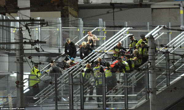 自杀式恐怖袭击！英国曼彻斯特演唱会现场爆炸！至少已22人遇难59人受伤！美元/日元应声跳水（视频组图） - 3