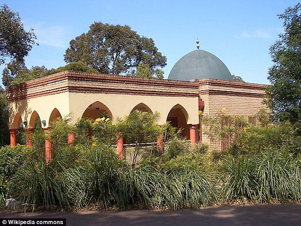 40AE51E800000578-4532044-Other_Sydney_cemeteries_such_as_Rookwood_pictured_already_have_d-a-4_1495497300414.jpg,0