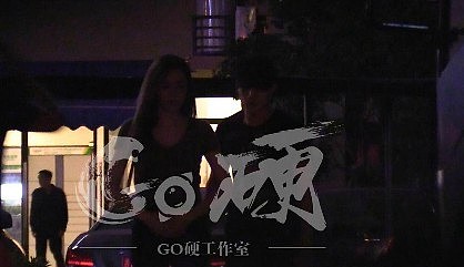 韩东君恋爱了?与外籍美女酒店过夜 球场甜蜜靠肩（组图） - 3