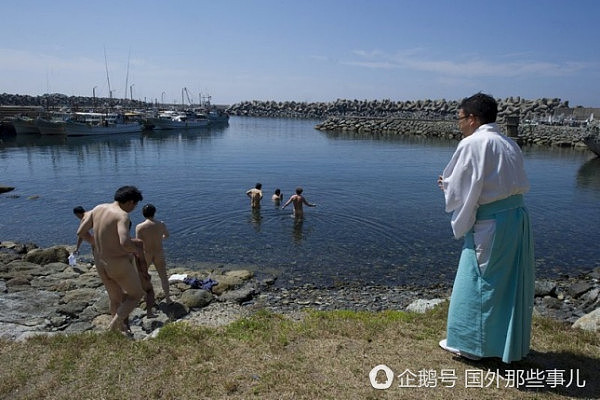 日本有个神秘小岛，禁止女性上岛，男性登岛需全裸上阵（组图） - 4