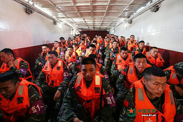 中国特战队员孤岛训练：2天1夜7人小组2斤大米（组图） - 3