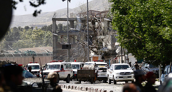 阿富汗首都使馆区爆炸已致90人丧生 IS宣称负责（组图） - 4