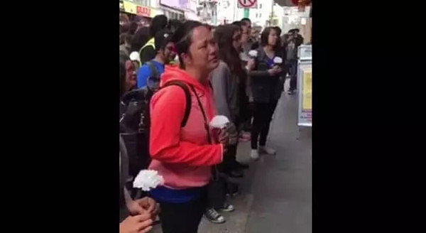 放了那些小鸡鸡！！！唐人街华人店家被围攻 动物保护主义者痛哭流涕“解救”6只鸡后被捕 - 5